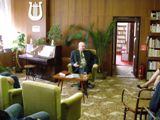Spisovate� Jozef Hikl po�as besedy